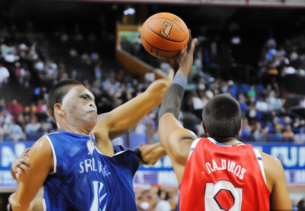 2010年NBA迈阿密热火对休斯顿火箭巅峰对决战术解析(图3)